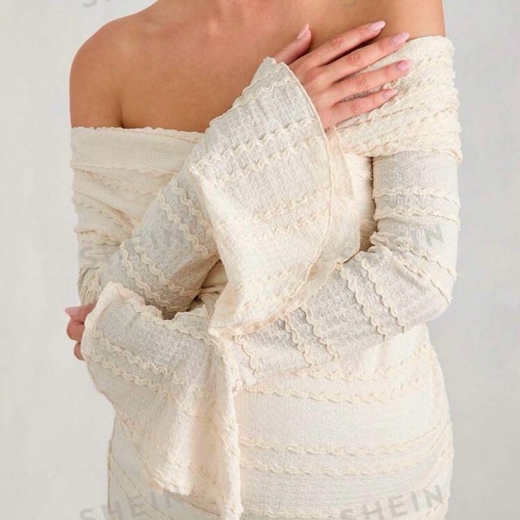 Maternity off-Shoulder Dress - Picture 2 of 5